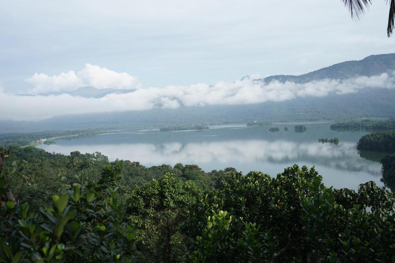 Casa Lucio Resorts Mannarakkat エクステリア 写真